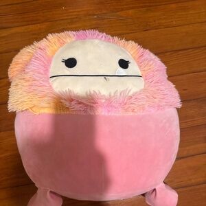 Yeti Squishmallow